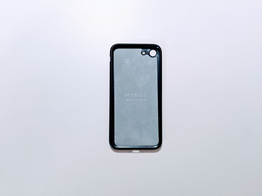 【レビュー】超ミニマルなiPhone SE2用ケース、MYNUS iPhone SE CASE