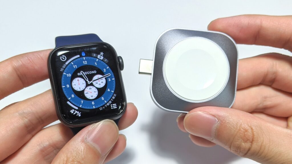 旅行中でもApple Watchを充電。Satechiのコンパクトな充電器でバッテリー切れの不安とさようなら